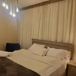 Mangroovy 1 Bedroom Ground Composure & Cool Hilton View